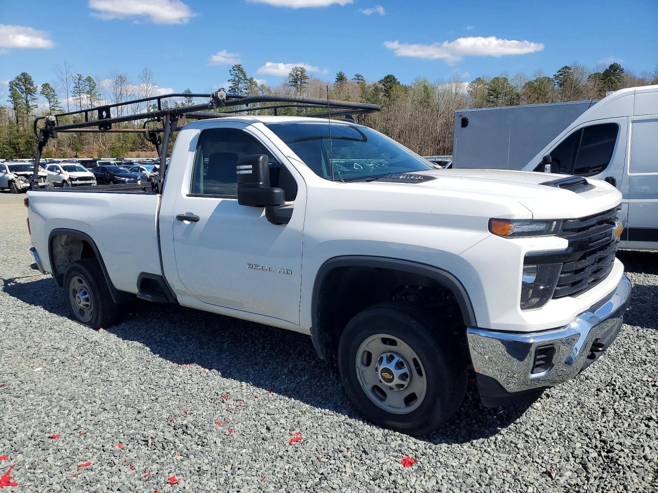 2024 CHEVROLET SILVERADO C2500 HEAVY DUTY photo 4