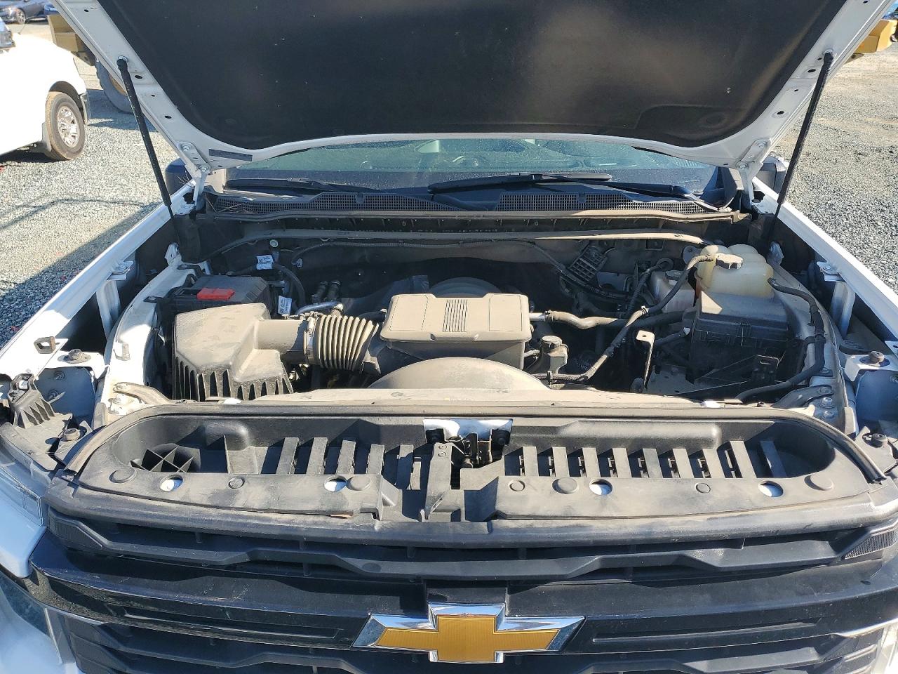 2024 CHEVROLET SILVERADO C2500 HEAVY DUTY photo 11