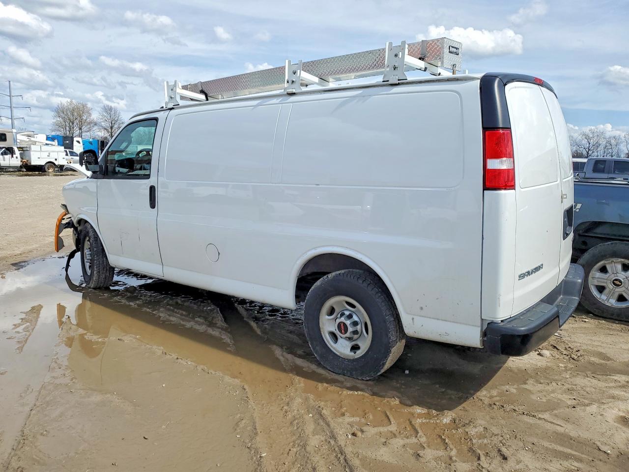 2023 GMC SAVANA 2500 CARGO DELIVERY VAN photo 3