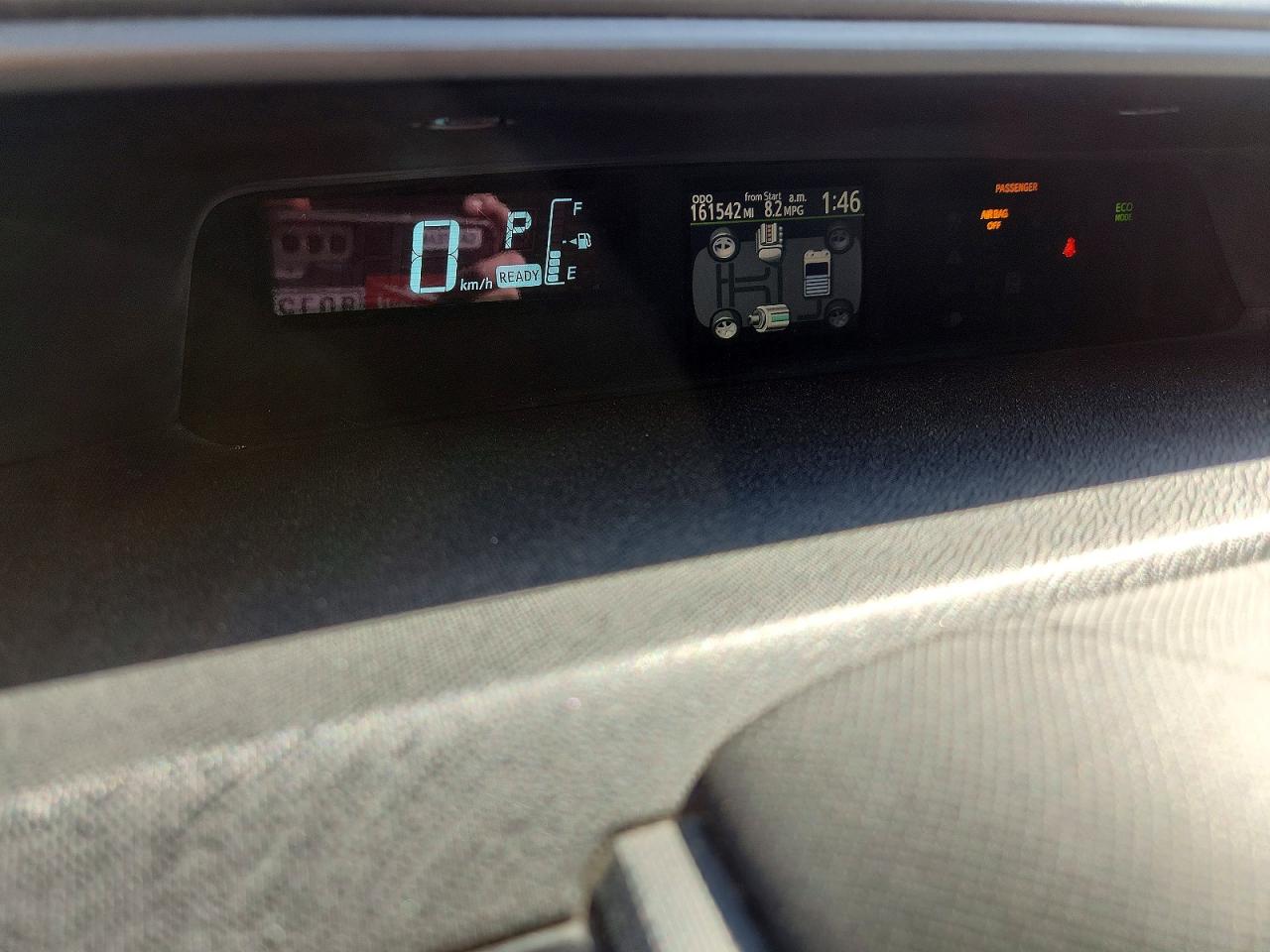 2014 TOYOTA PRIUS photo 9