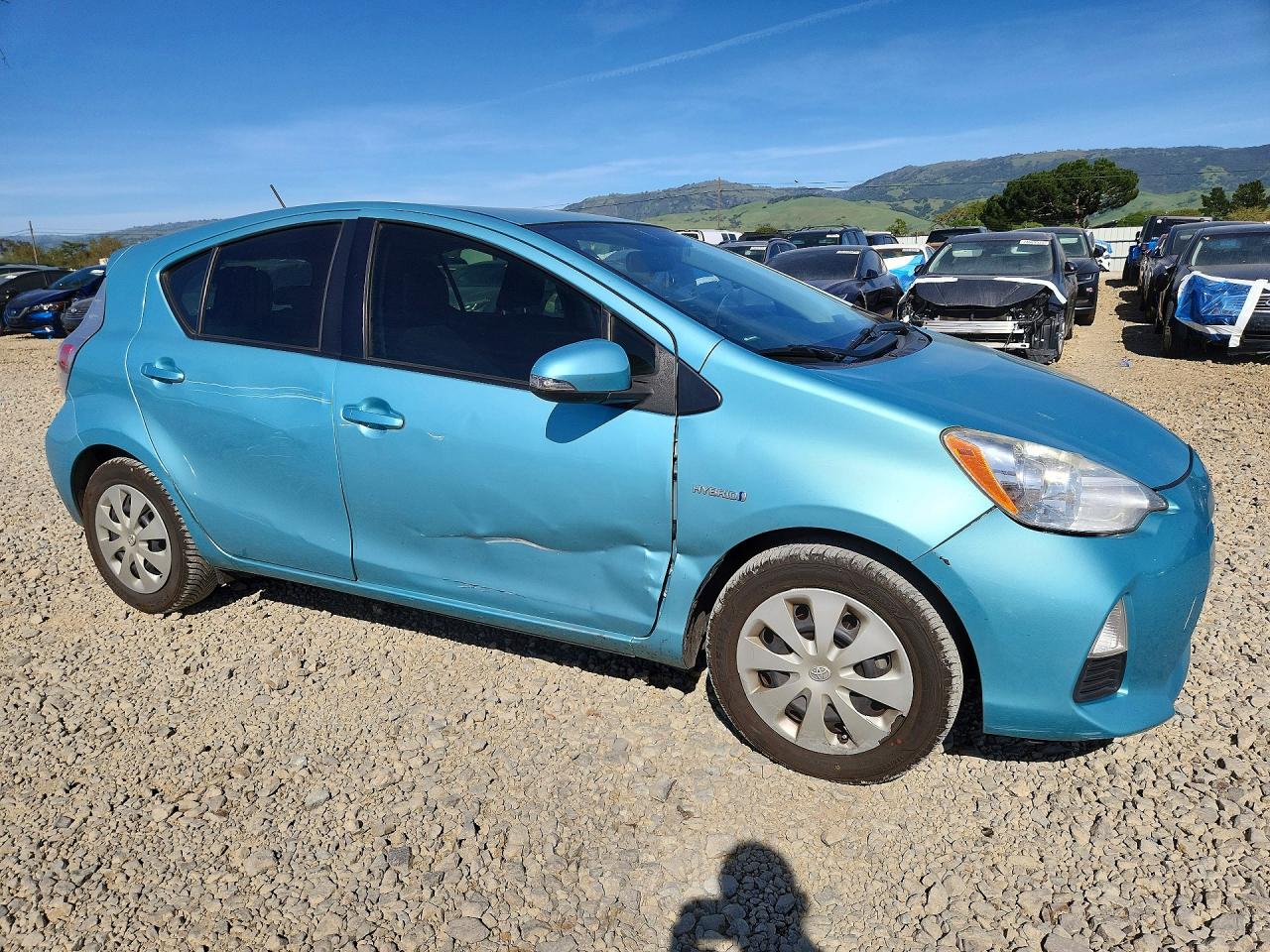 2014 TOYOTA PRIUS photo 4