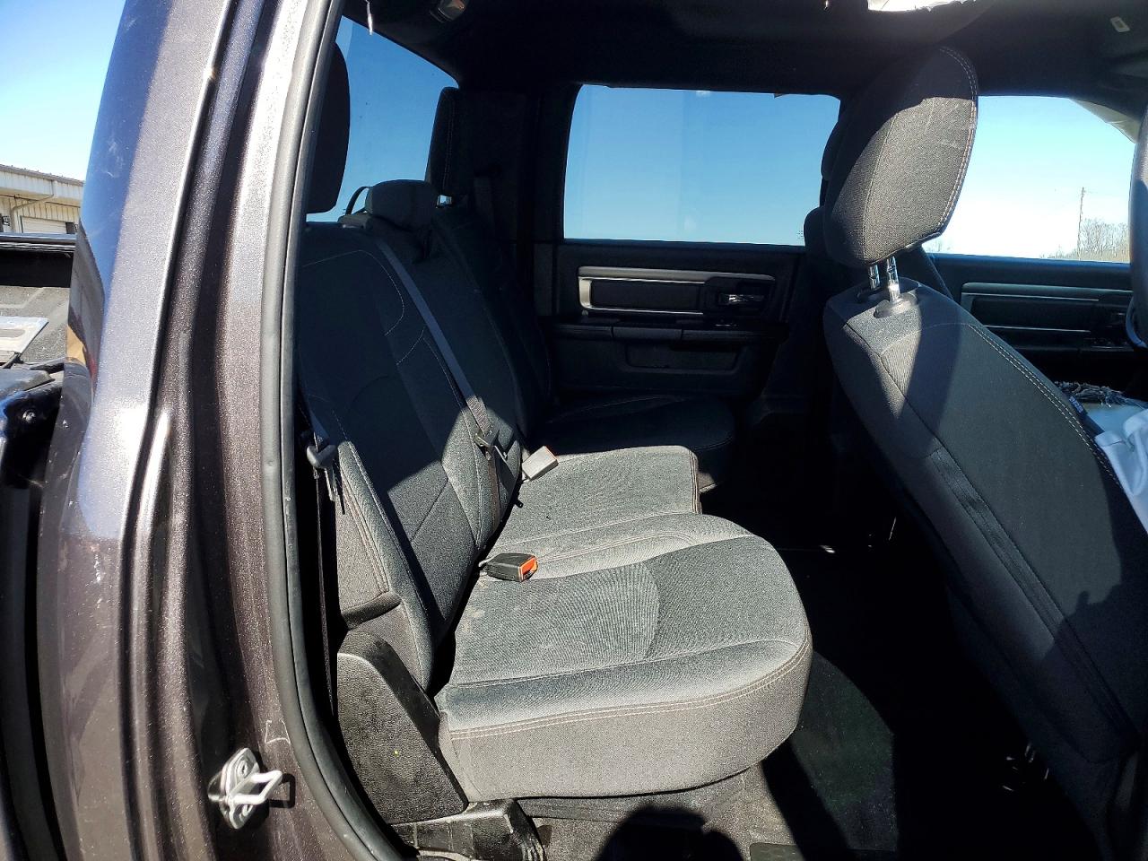 2022 RAM 1500 CLASSIC SLT photo 19