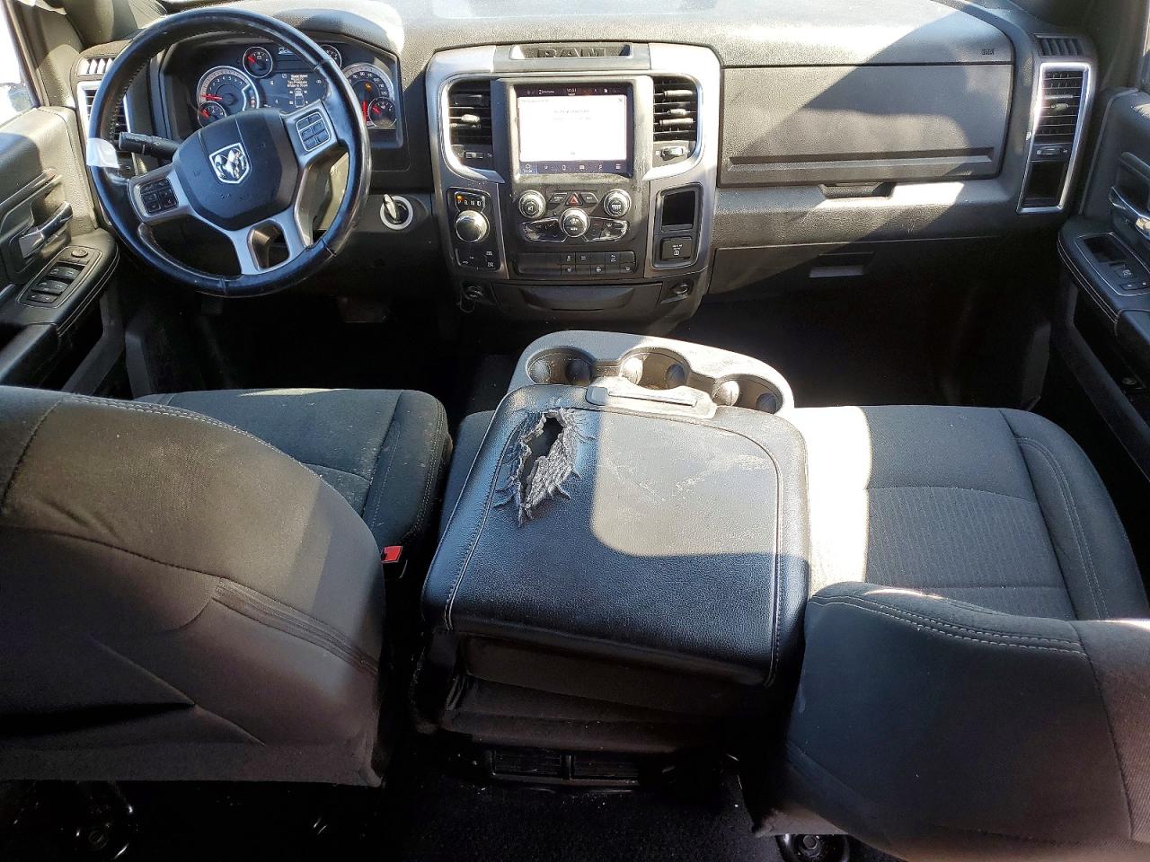 2022 RAM 1500 CLASSIC SLT photo 15