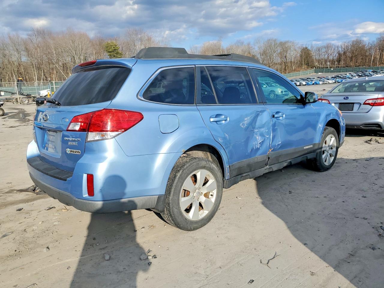 2010 SUBARU OUTBACK 2.5I PREMIUM photo 3