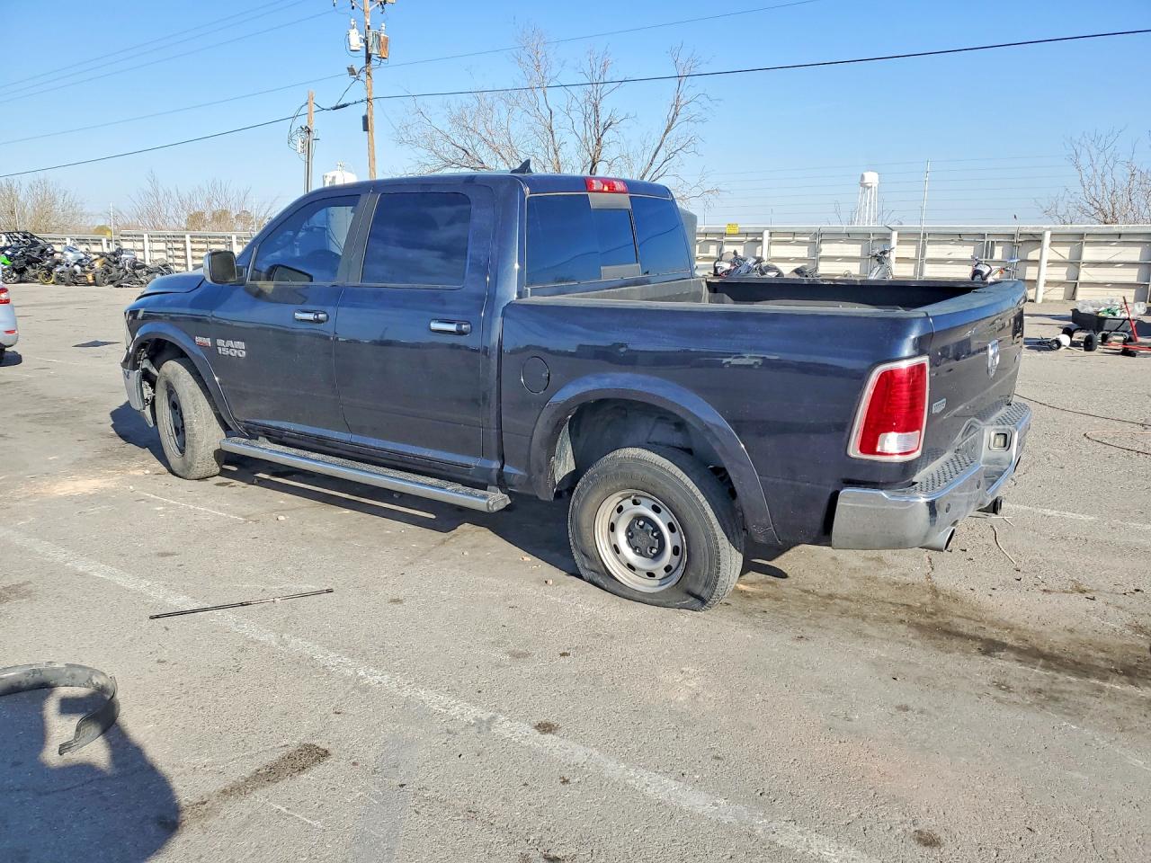2013 RAM 1500 LARAMIE photo 2