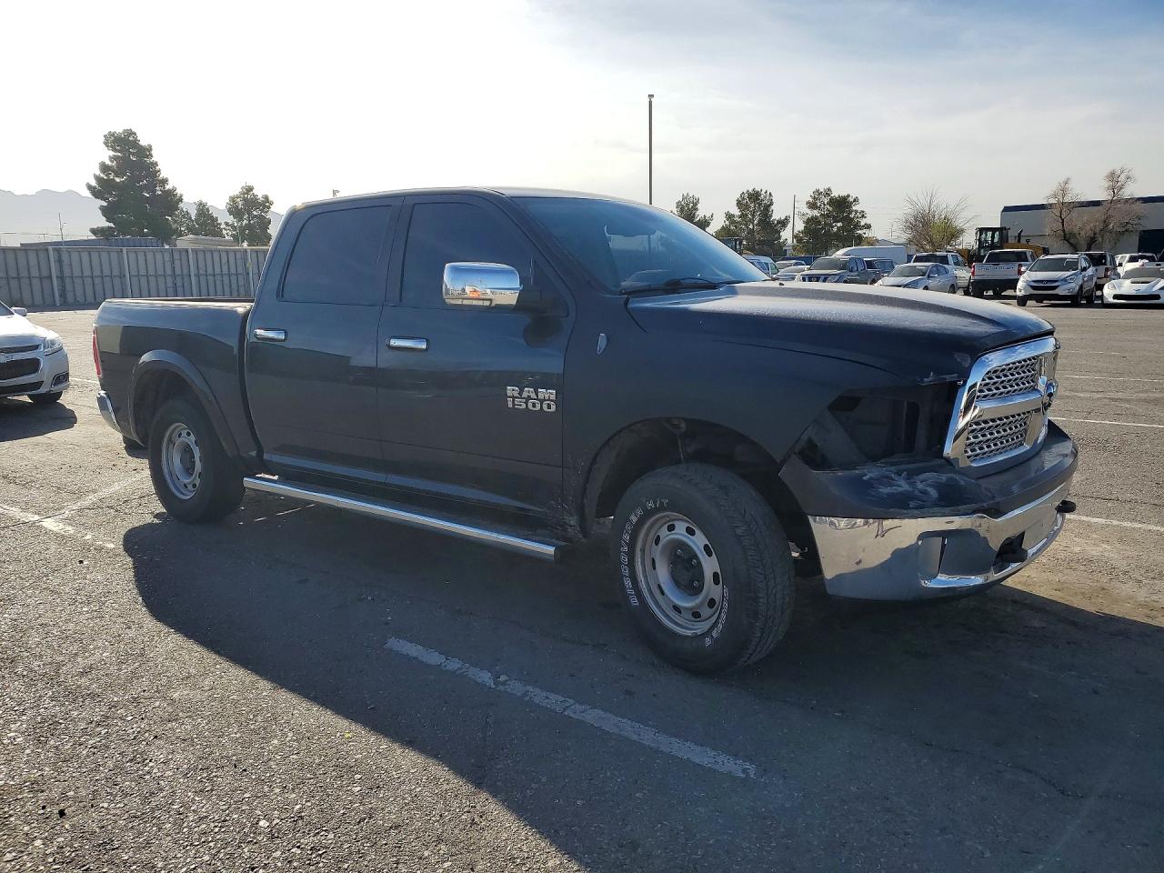 2013 RAM 1500 LARAMIE photo 4