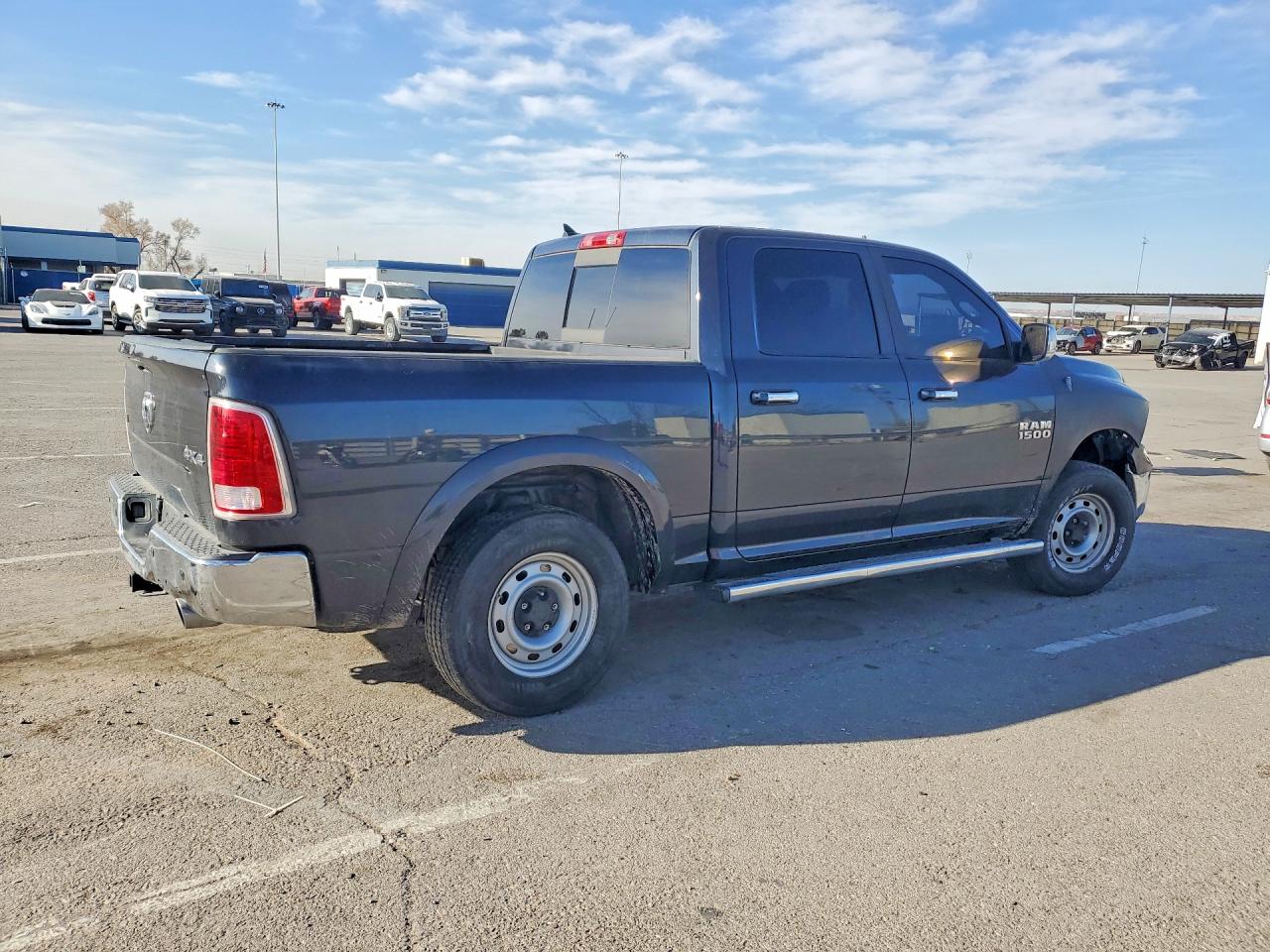 2013 RAM 1500 LARAMIE photo 3