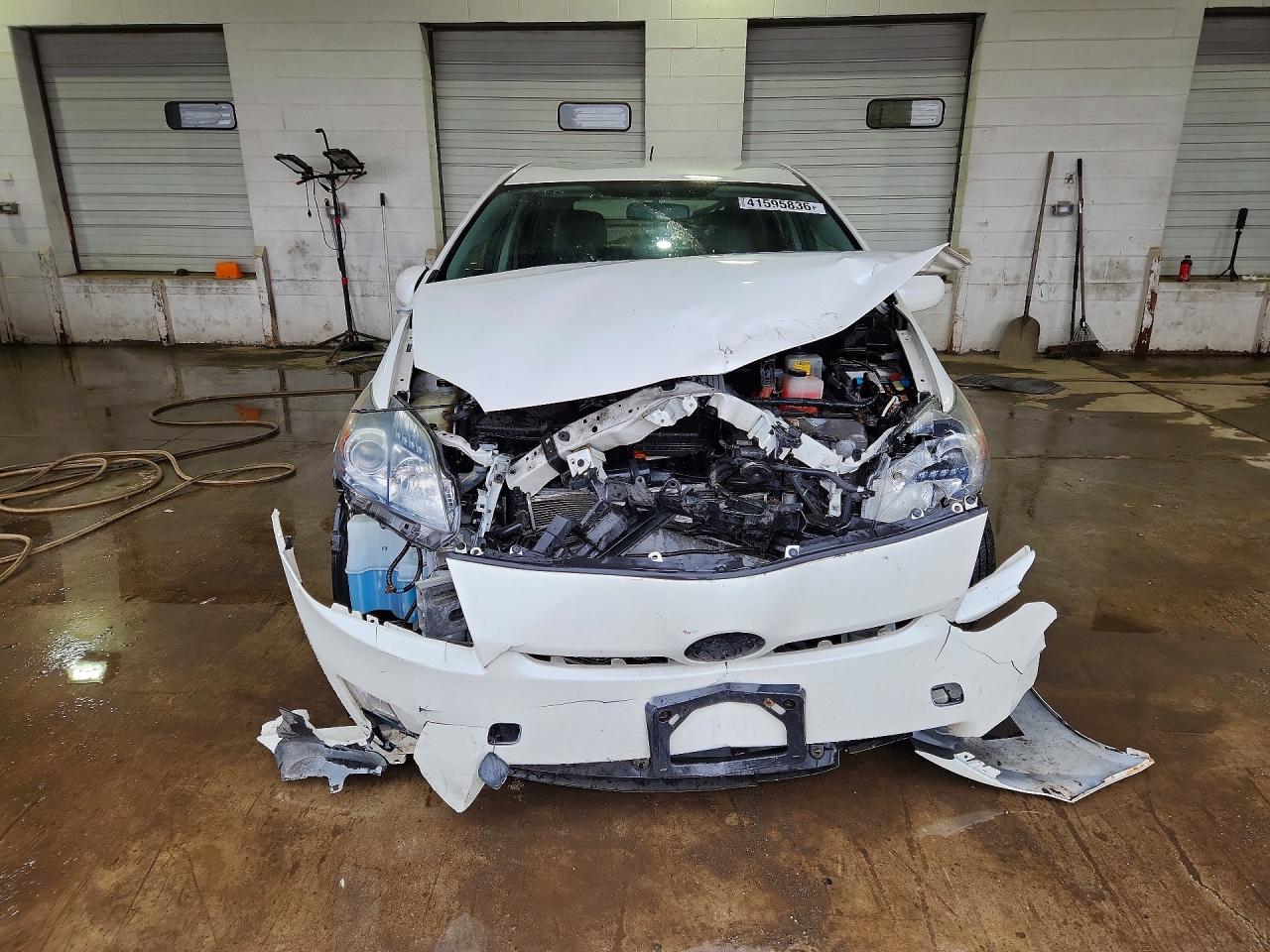 2011 TOYOTA PRIUS THREE photo 9