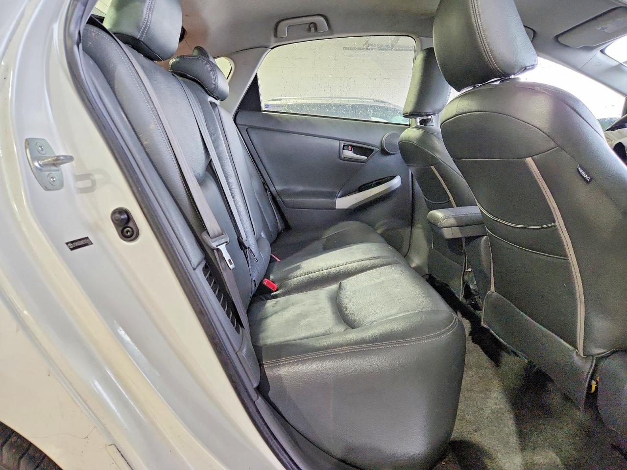 2011 TOYOTA PRIUS THREE photo 19
