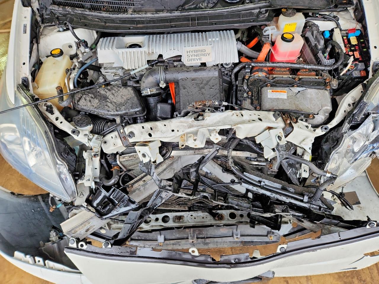 2011 TOYOTA PRIUS THREE photo 21