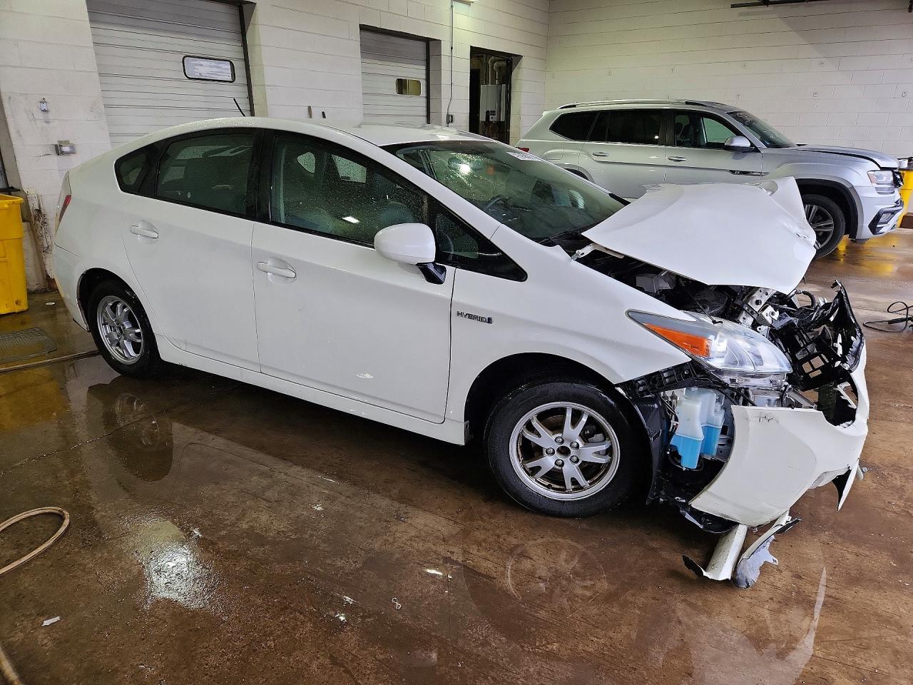 2011 TOYOTA PRIUS THREE photo 7