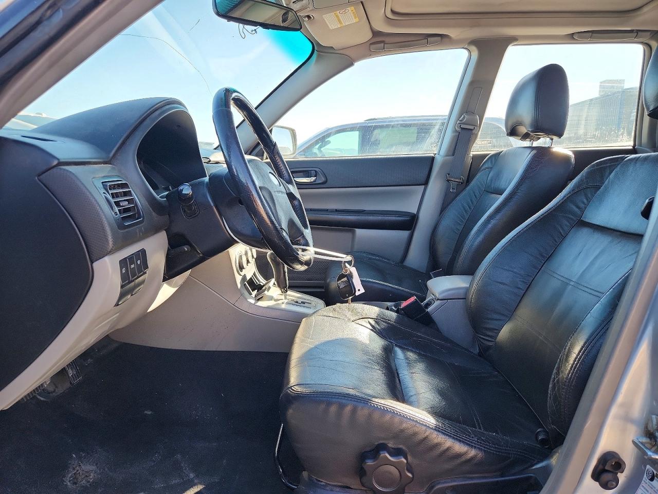 2004 SUBARU FORESTER photo 13