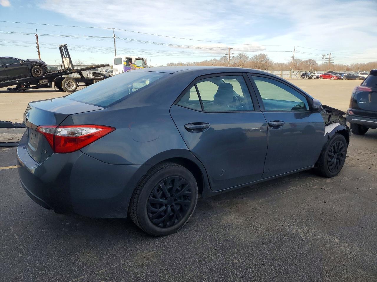 2015 TOYOTA COROLLA photo 3