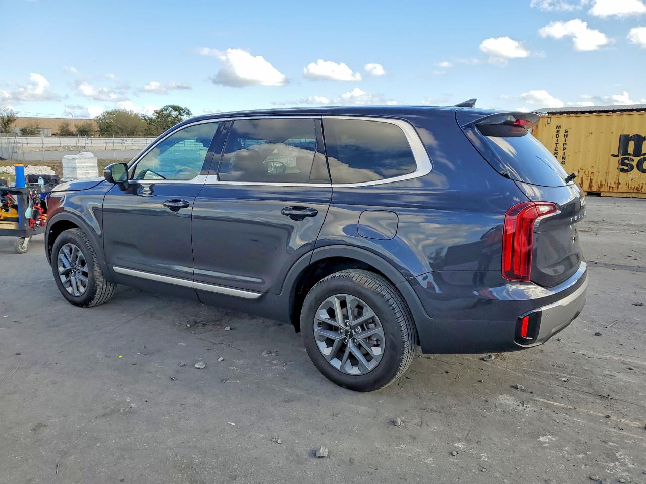 2025 KIA TELLURIDE LX photo 3