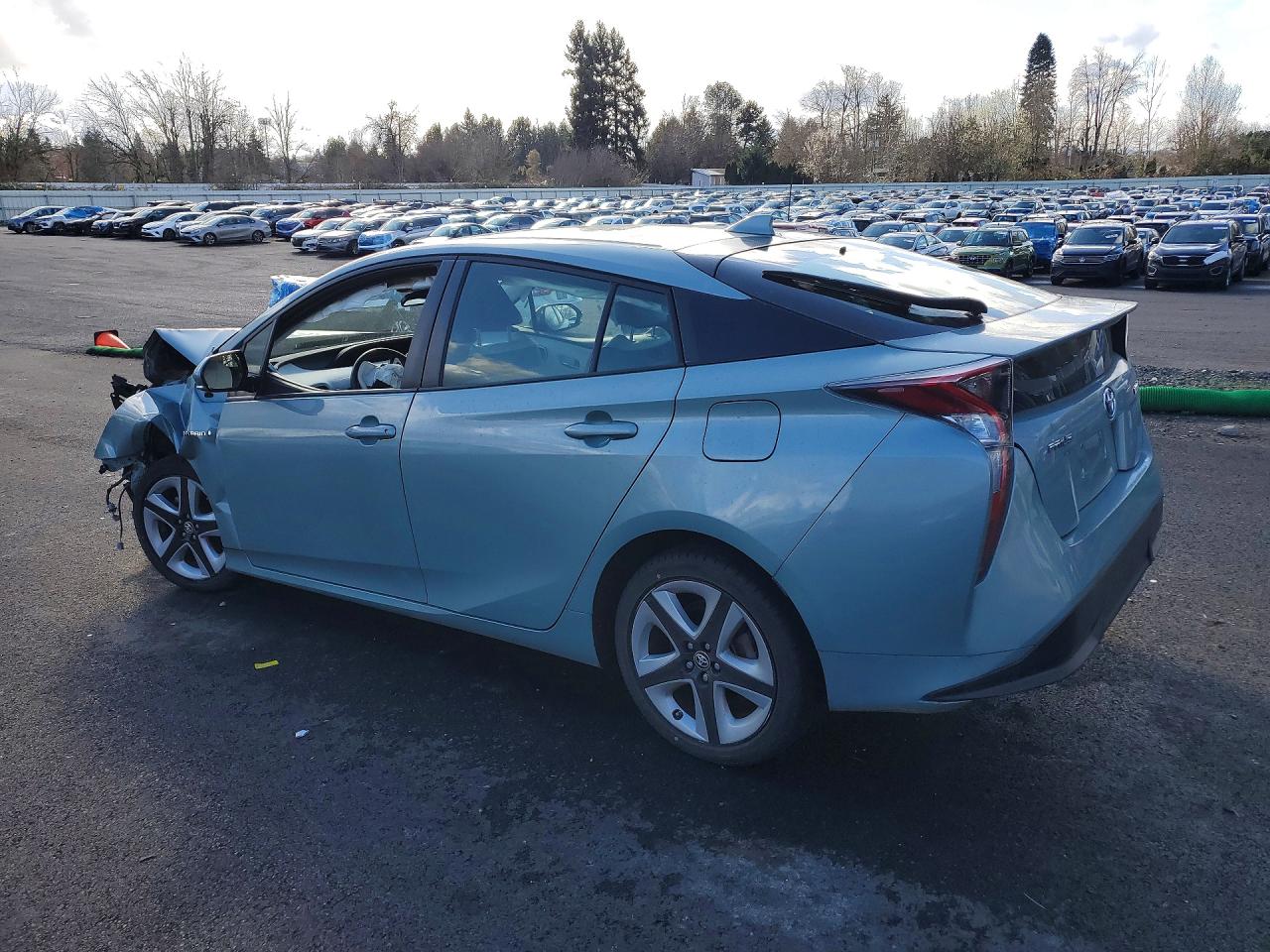 2016 TOYOTA PRIUS FOUR TOURING photo 2