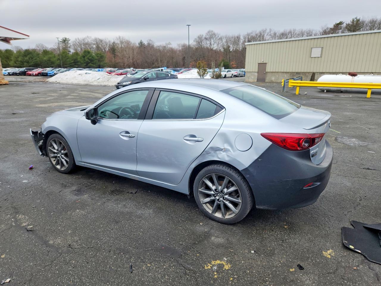 2018 MAZDA 3 TOURING photo 2