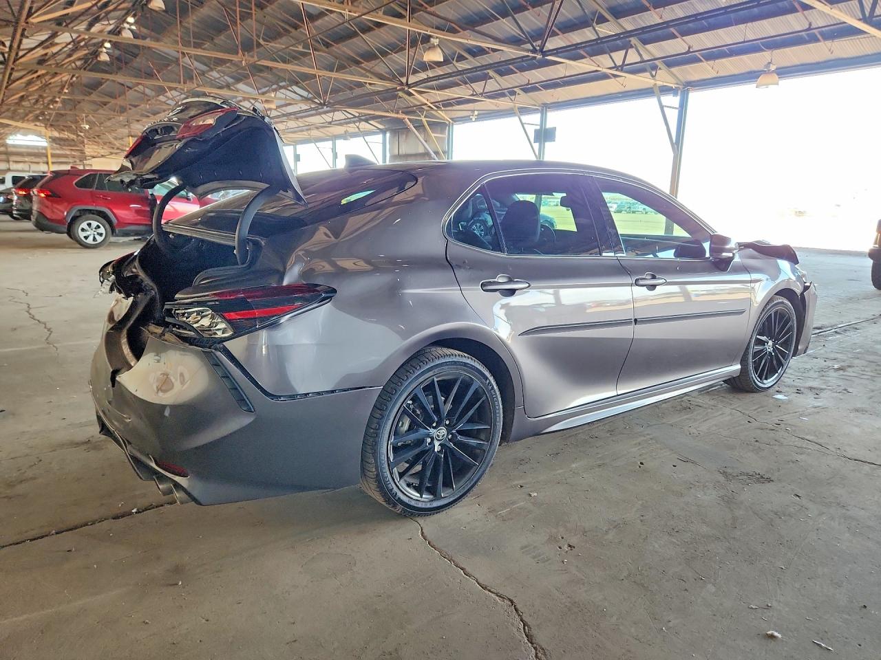 2023 TOYOTA CAMRY XSE photo 3