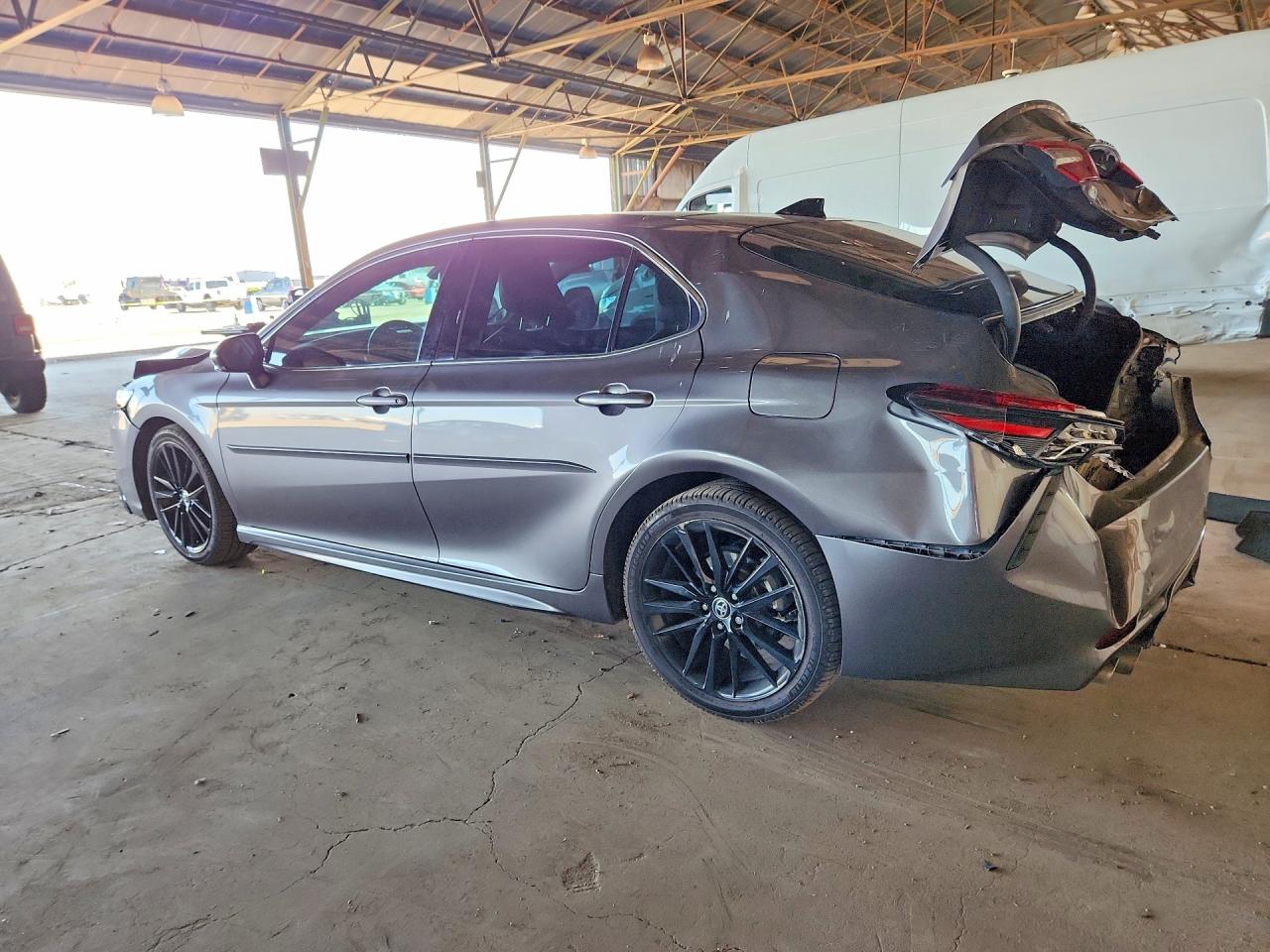 2023 TOYOTA CAMRY XSE photo 2