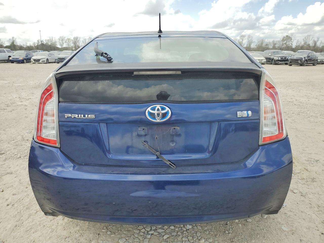 2012 TOYOTA PRIUS TWO photo 16