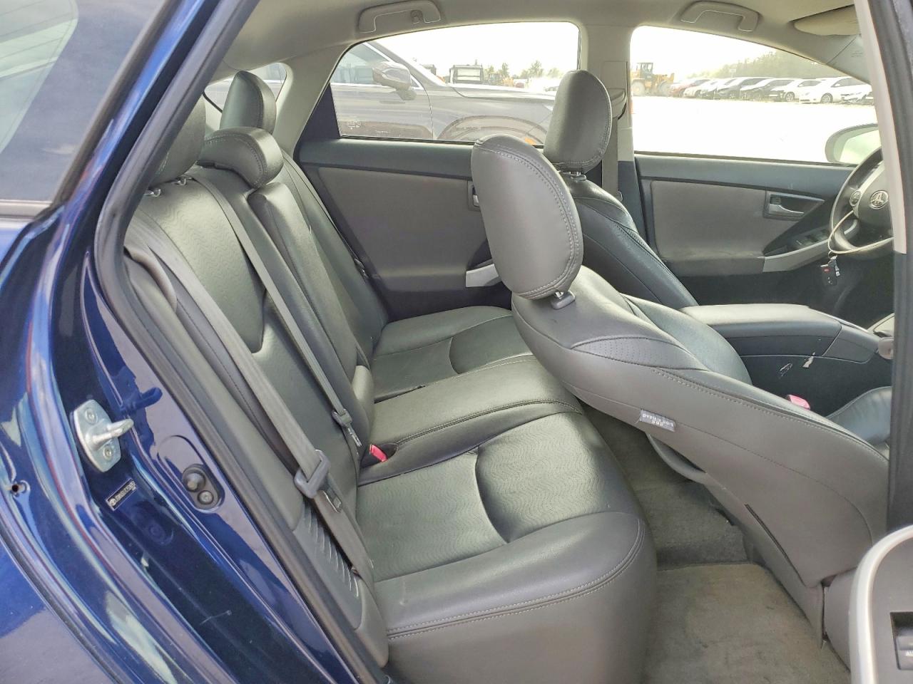 2012 TOYOTA PRIUS TWO photo 28