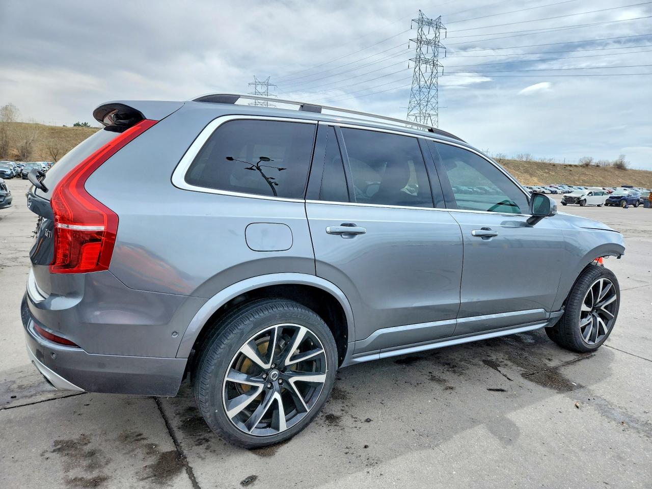 2019 VOLVO XC90 T6 MOMENTUM photo 3