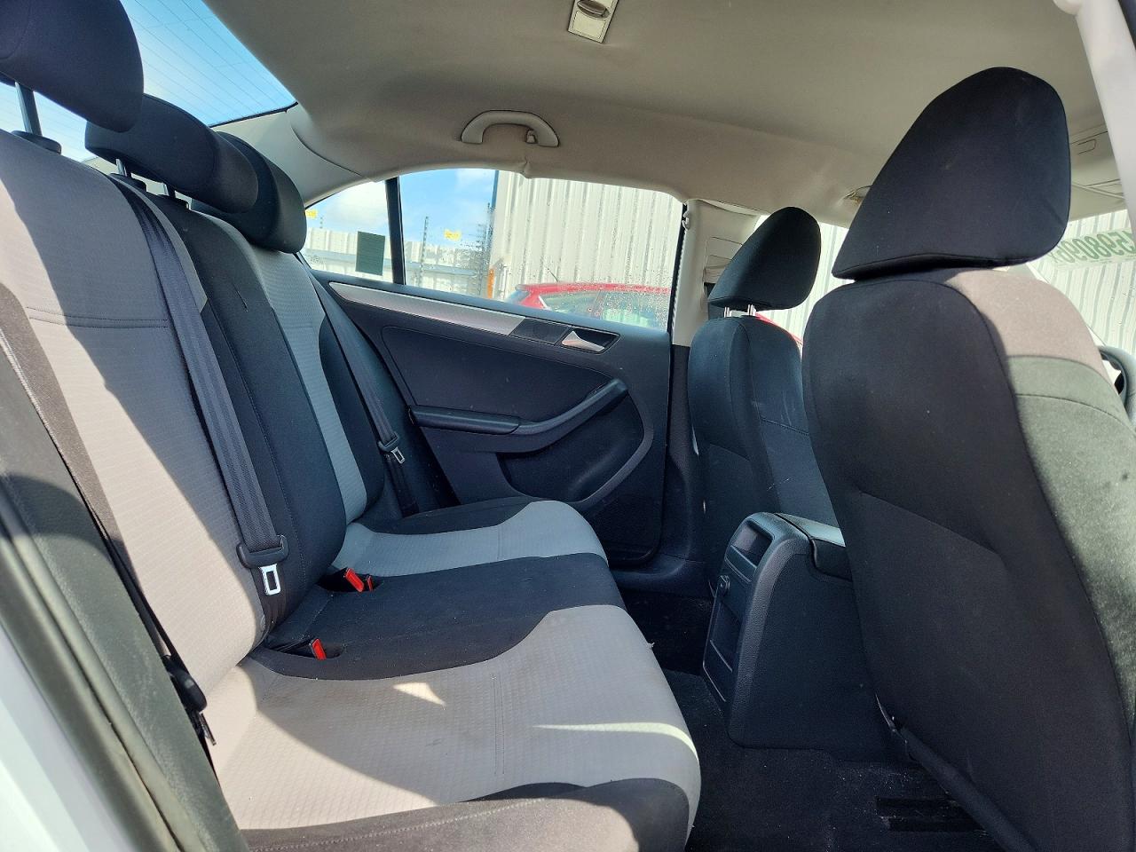 2017 VOLKSWAGEN JETTA S photo 19