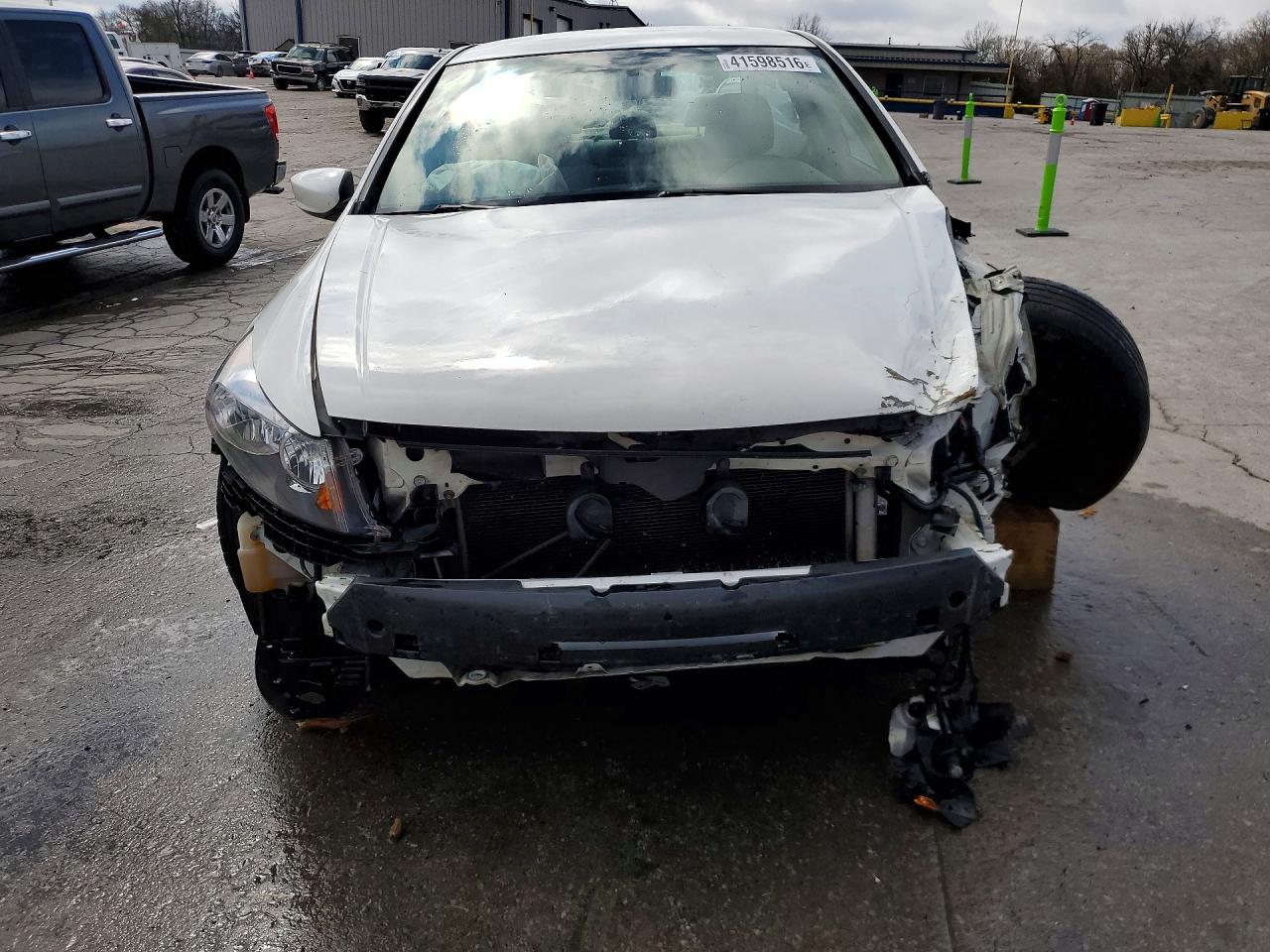 2010 HONDA ACCORD LX photo 13