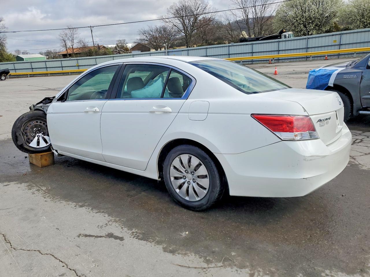 2010 HONDA ACCORD LX photo 4
