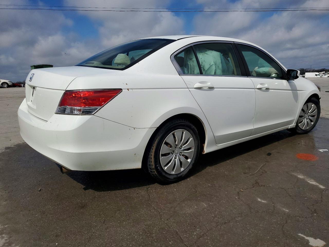 2010 HONDA ACCORD LX photo 7