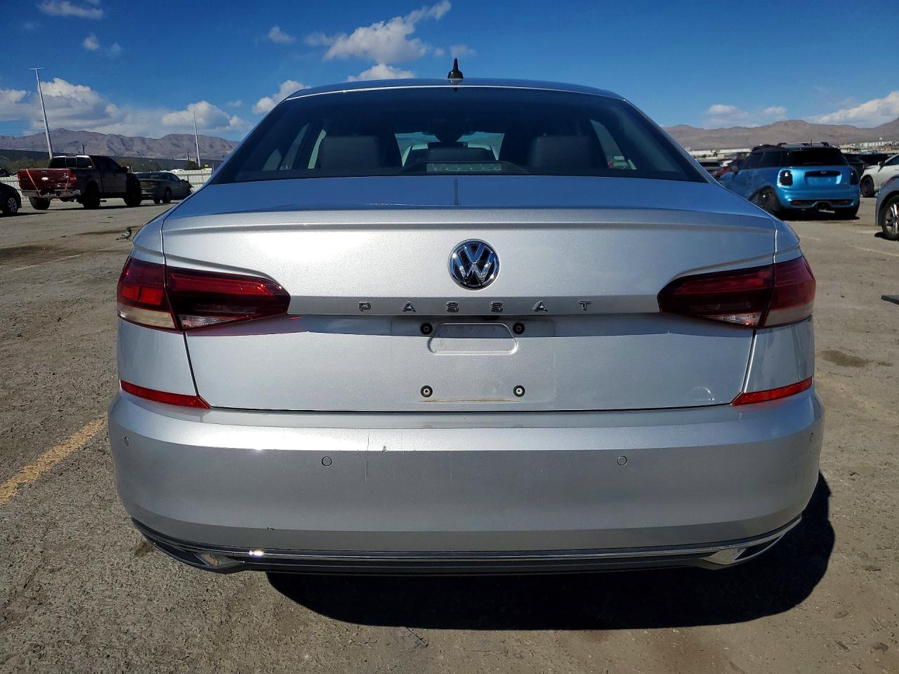 2020 VOLKSWAGEN PASSAT SEL photo 11