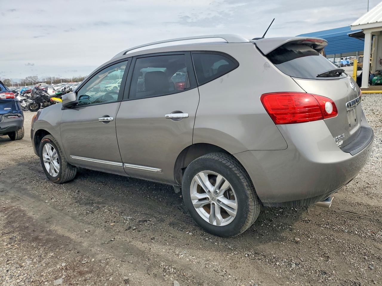 2013 NISSAN ROGUE S photo 2