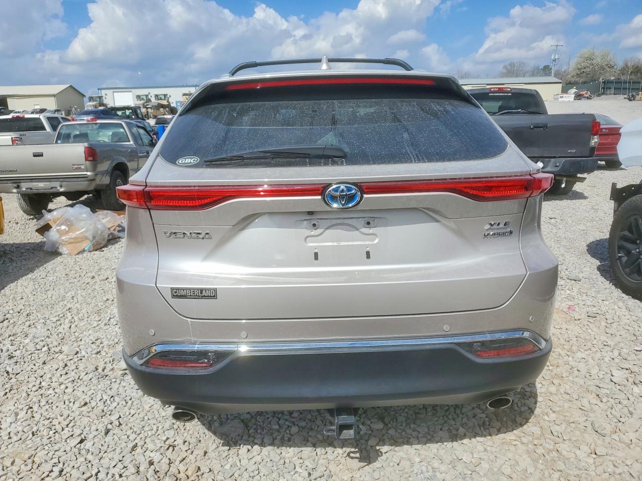 2022 TOYOTA VENZA XLE photo 11
