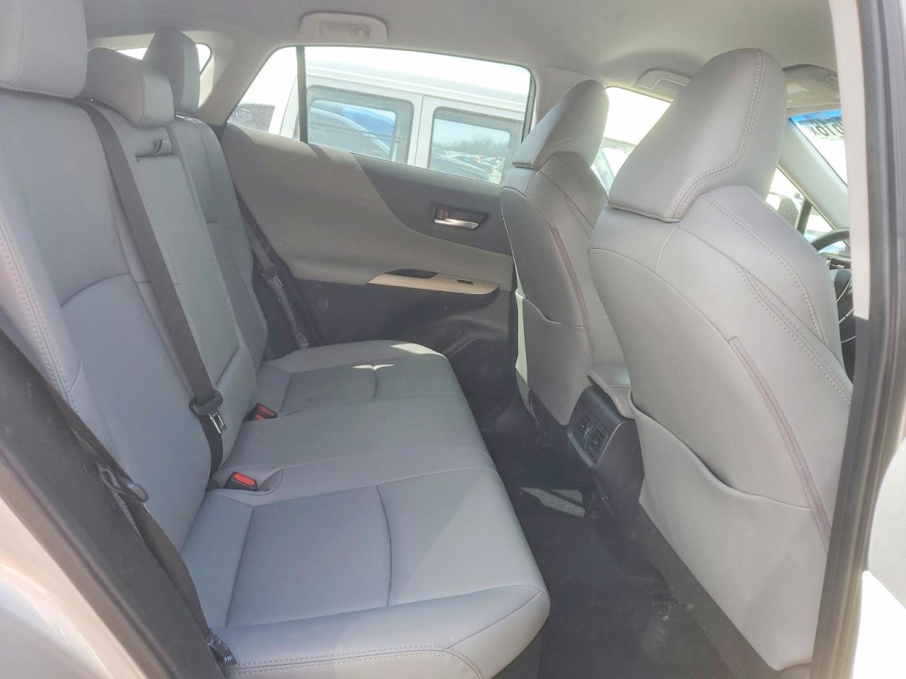 2022 TOYOTA VENZA XLE photo 21