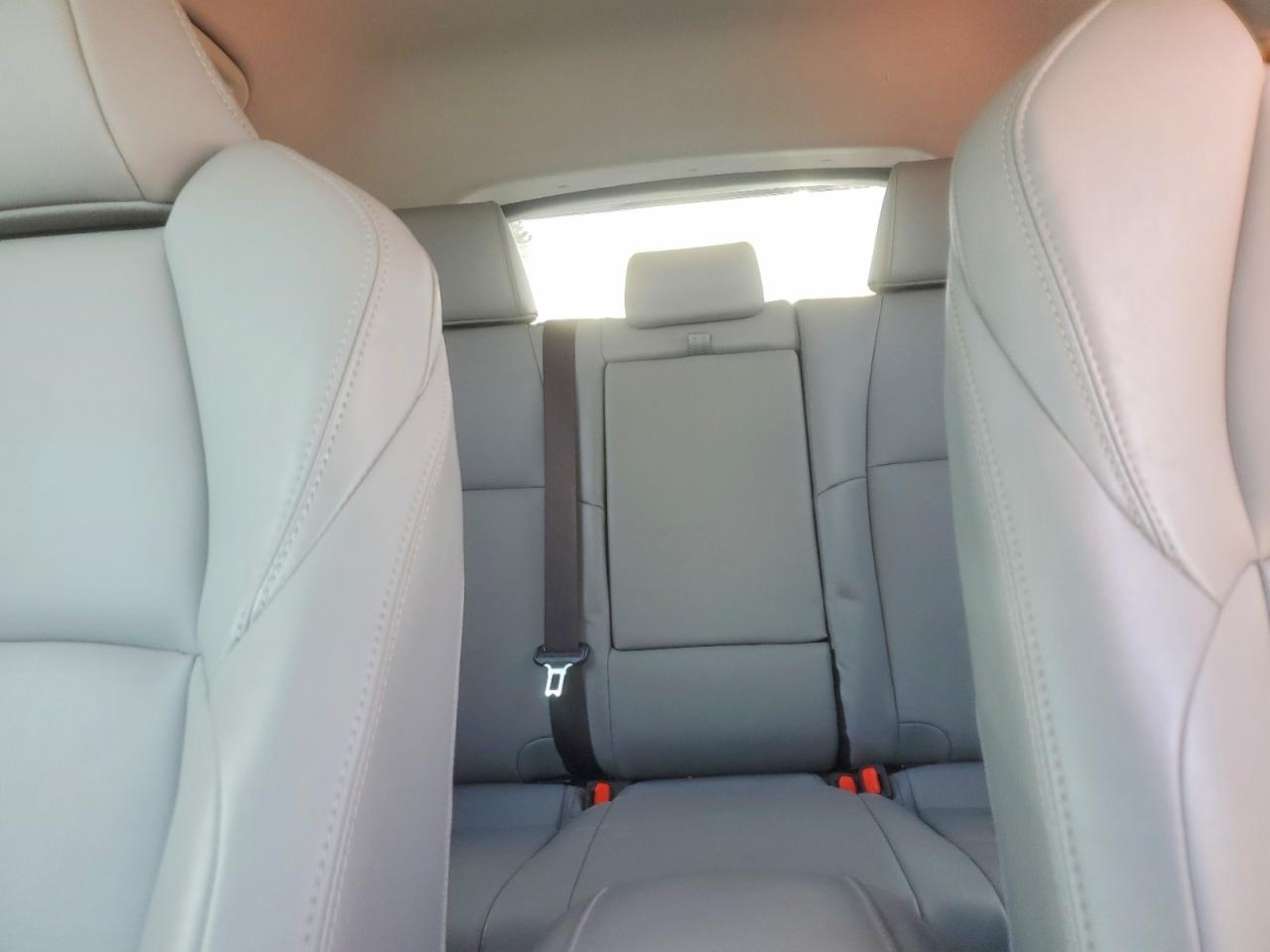 2022 TOYOTA VENZA XLE photo 19