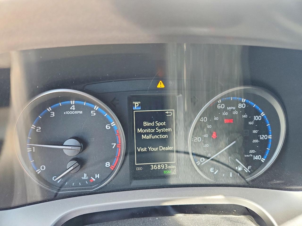 2018 TOYOTA RAV4 XLE photo 17