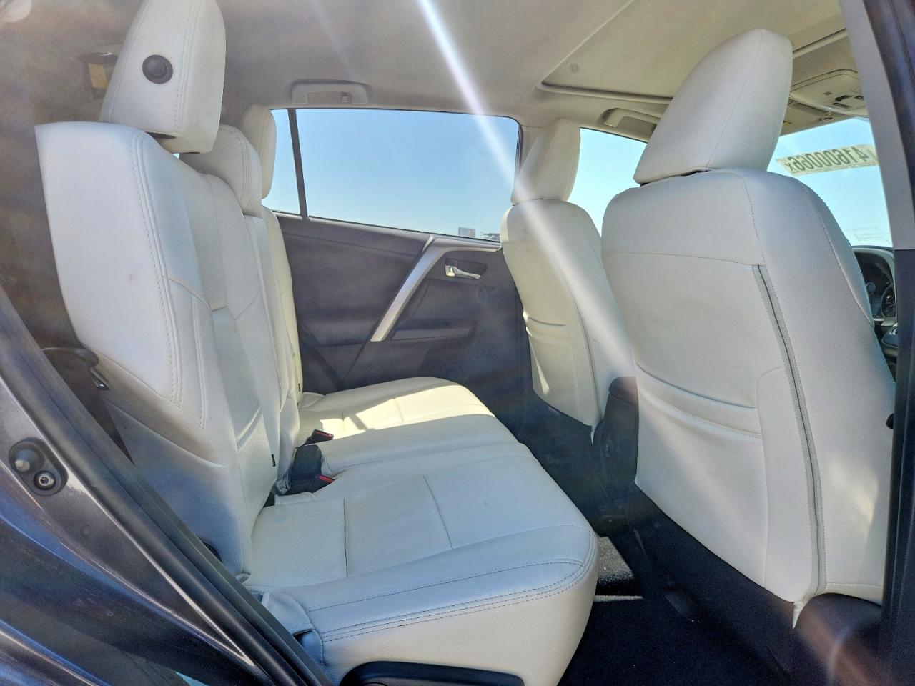 2018 TOYOTA RAV4 XLE photo 21