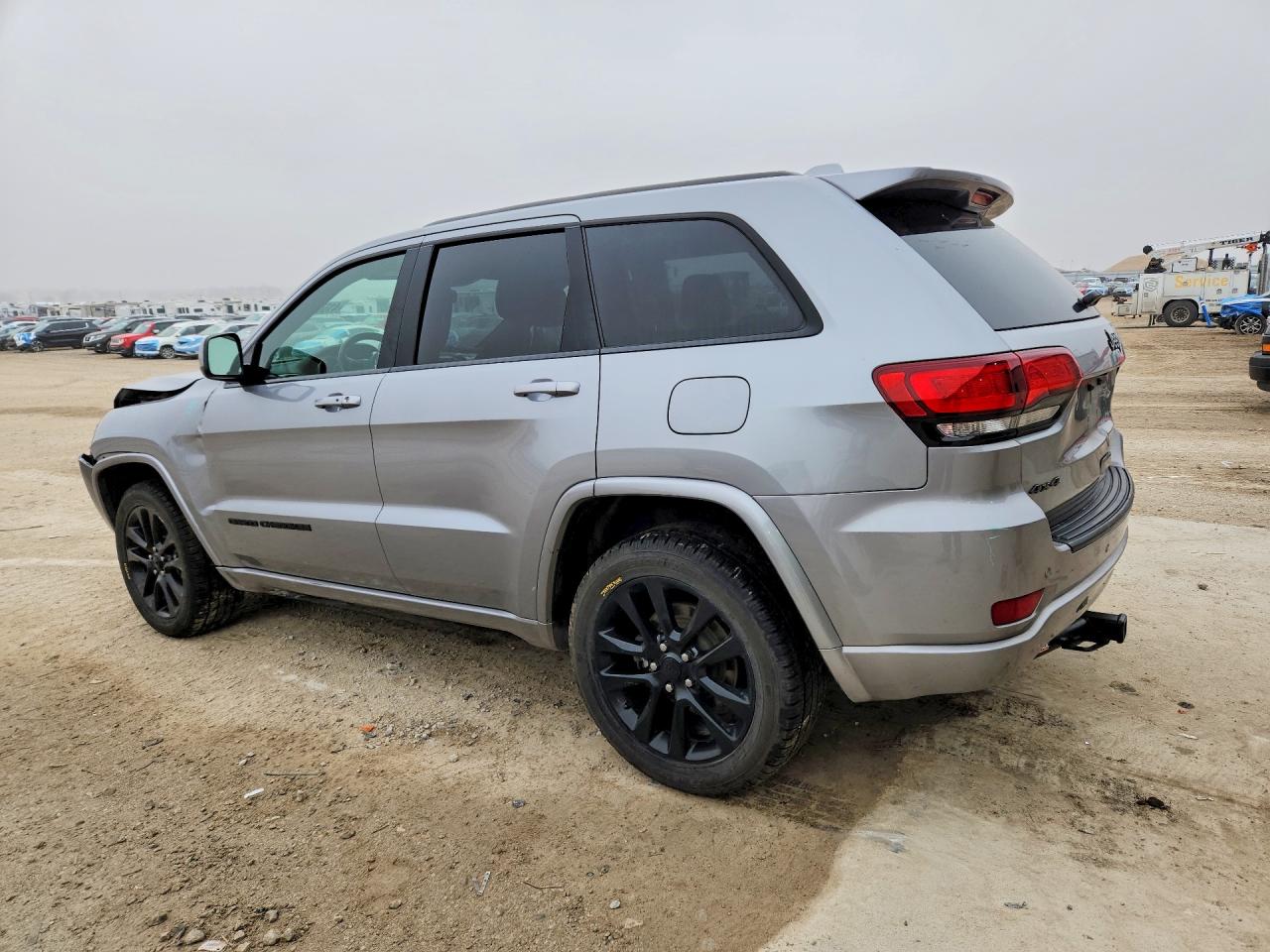 2018 JEEP GRAND CHEROKEE LAREDO photo 2