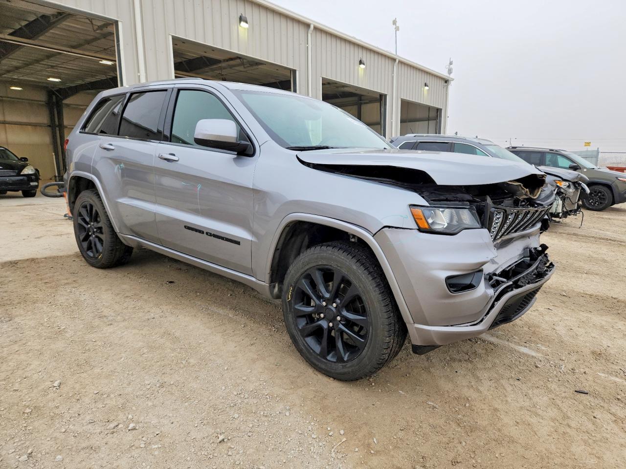2018 JEEP GRAND CHEROKEE LAREDO photo 4