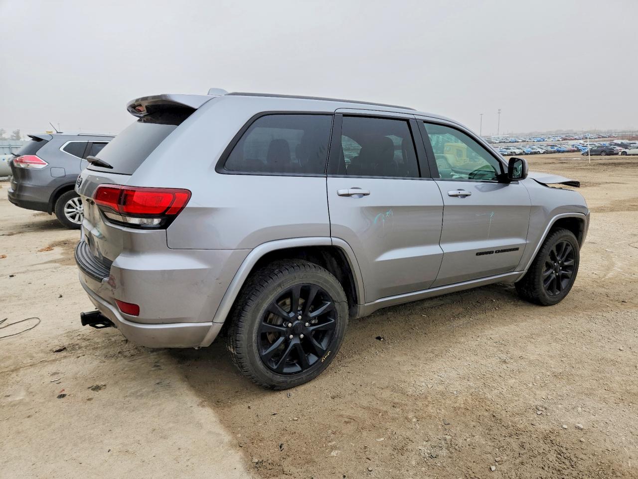 2018 JEEP GRAND CHEROKEE LAREDO photo 3