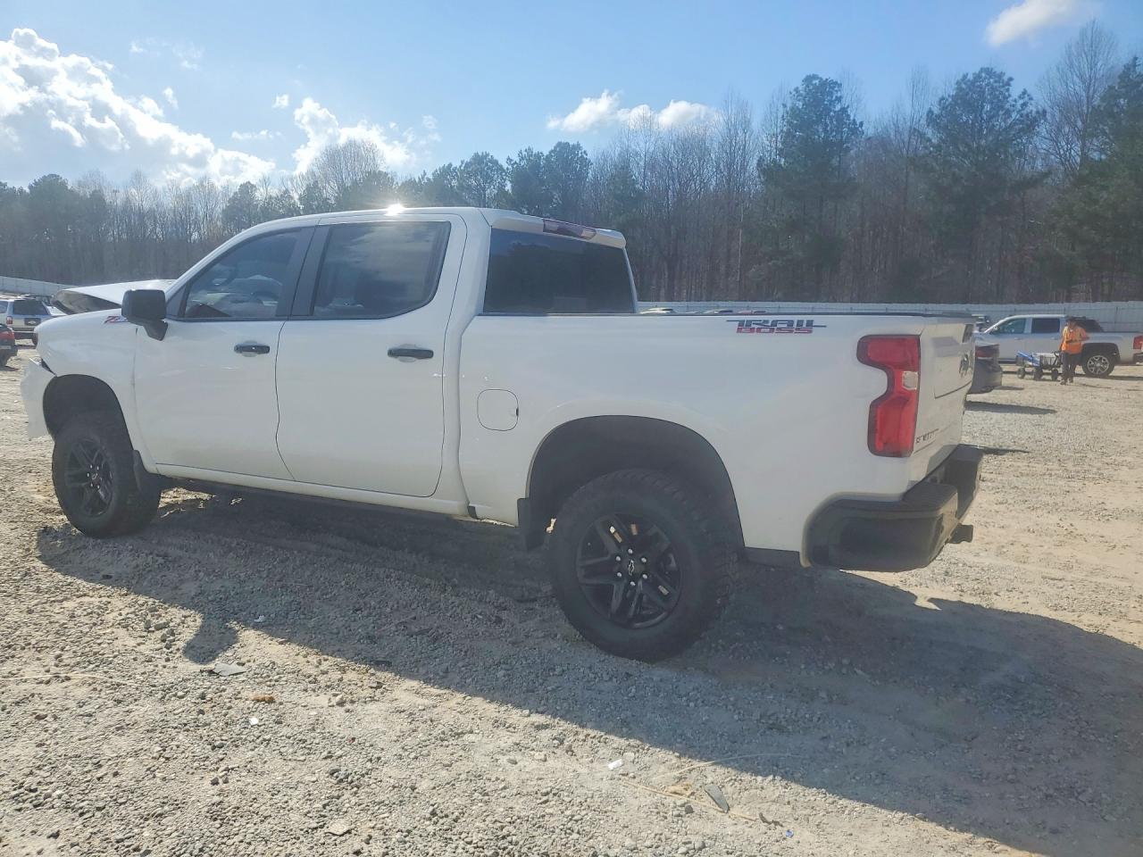 2023 CHEVROLET SILVERADO K1500 LT TRAIL BOSS photo 3