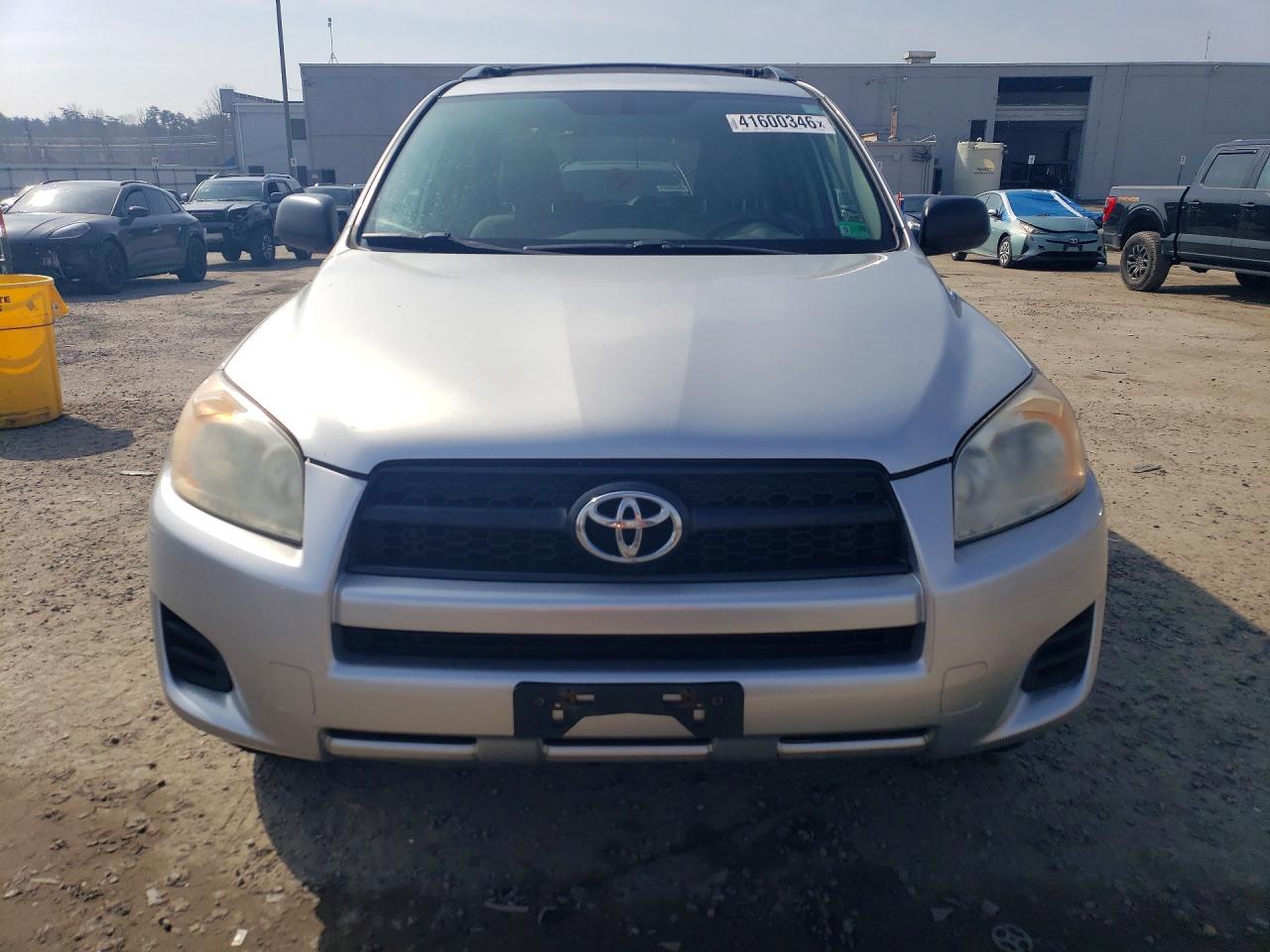 2010 TOYOTA RAV4 BASE photo 5