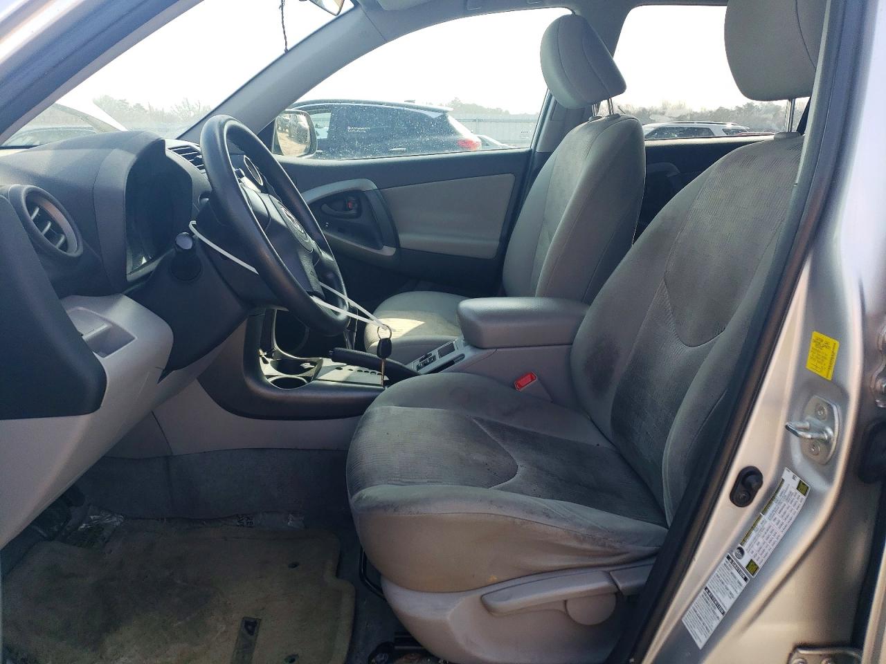 2010 TOYOTA RAV4 BASE photo 7