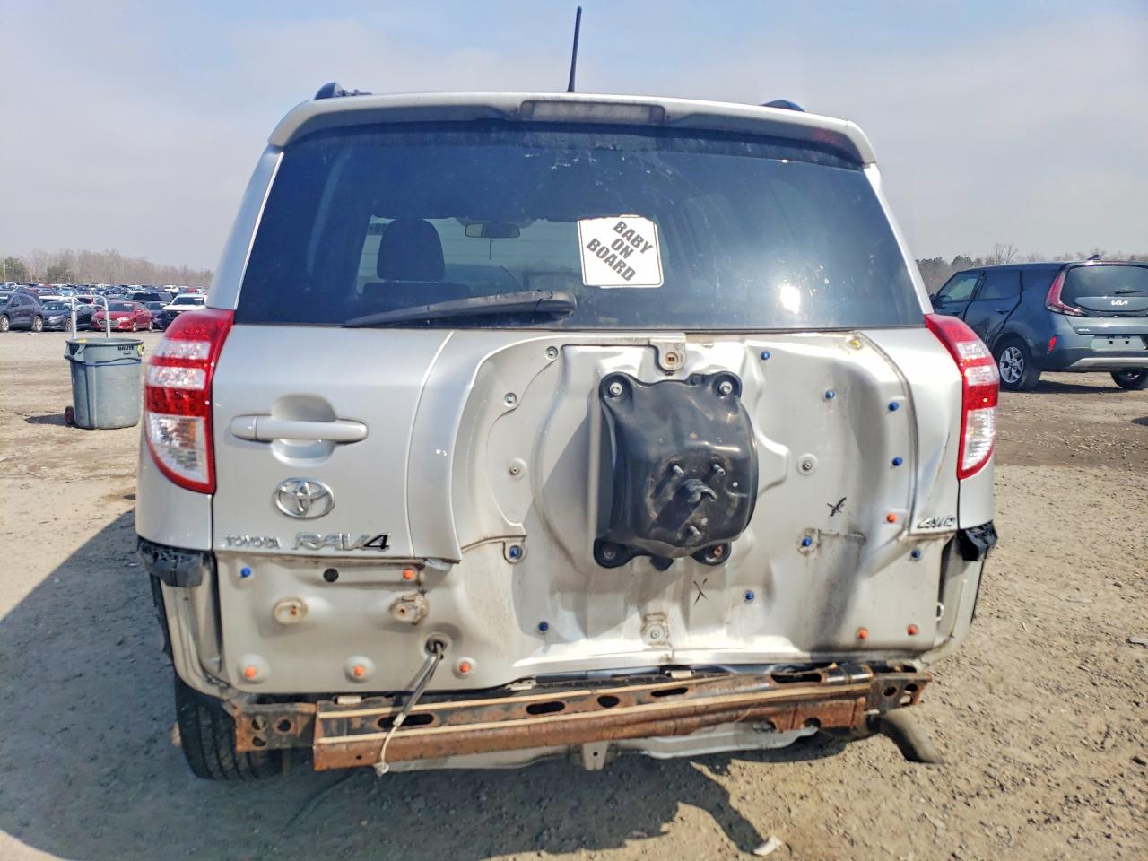 2010 TOYOTA RAV4 BASE photo 6