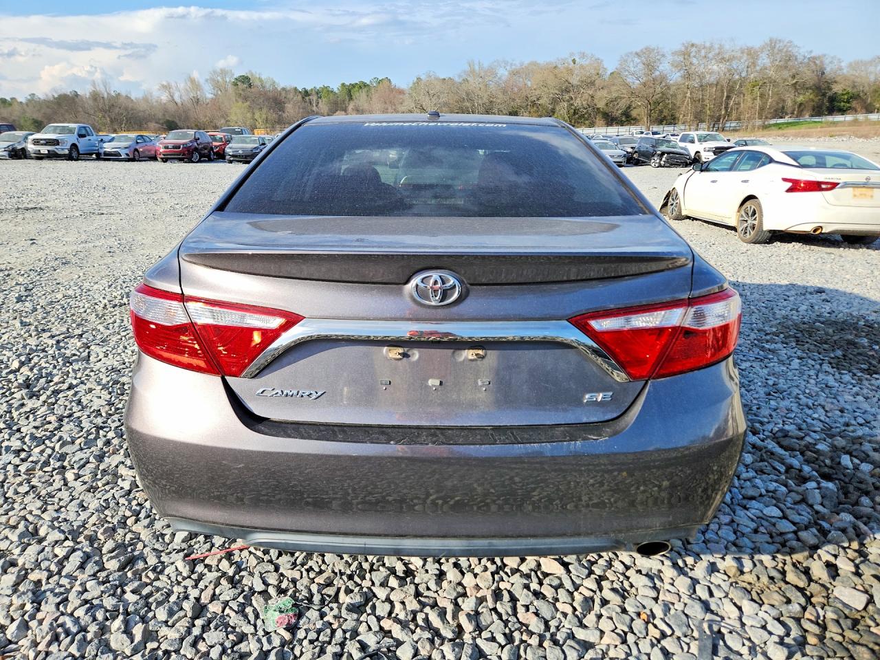 2017 TOYOTA CAMRY SE photo 6