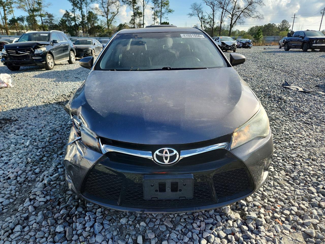 2017 TOYOTA CAMRY SE photo 5