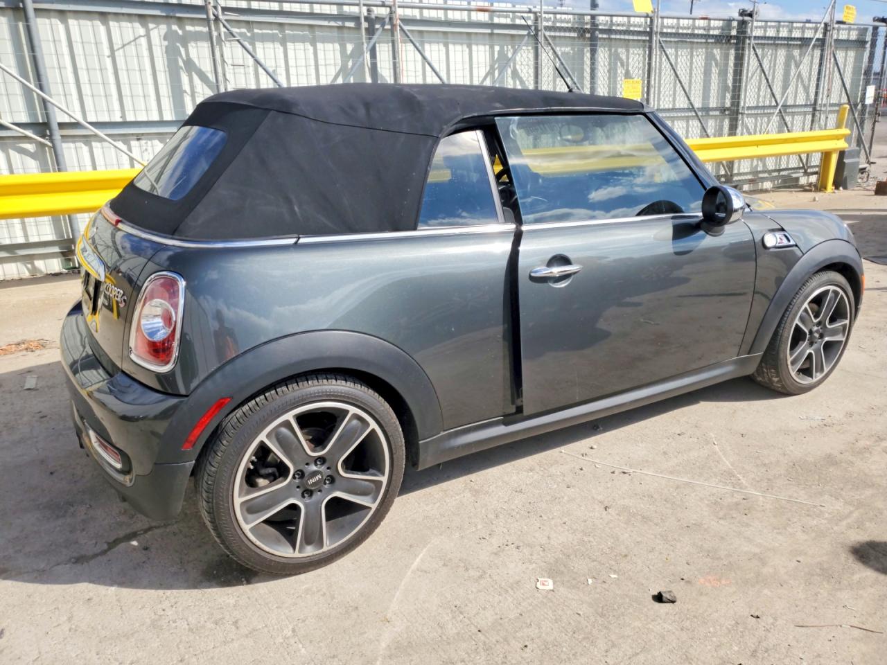2012 MINI COOPER S photo 5