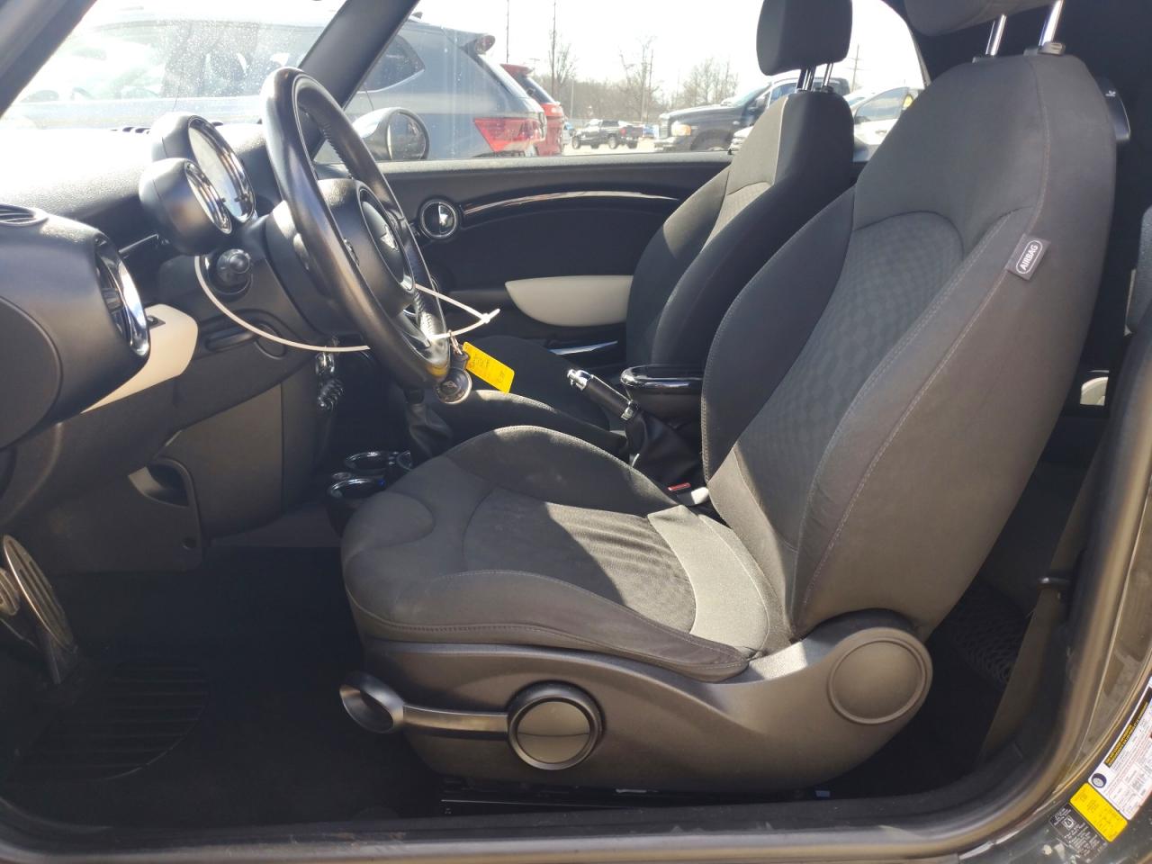 2012 MINI COOPER S photo 13