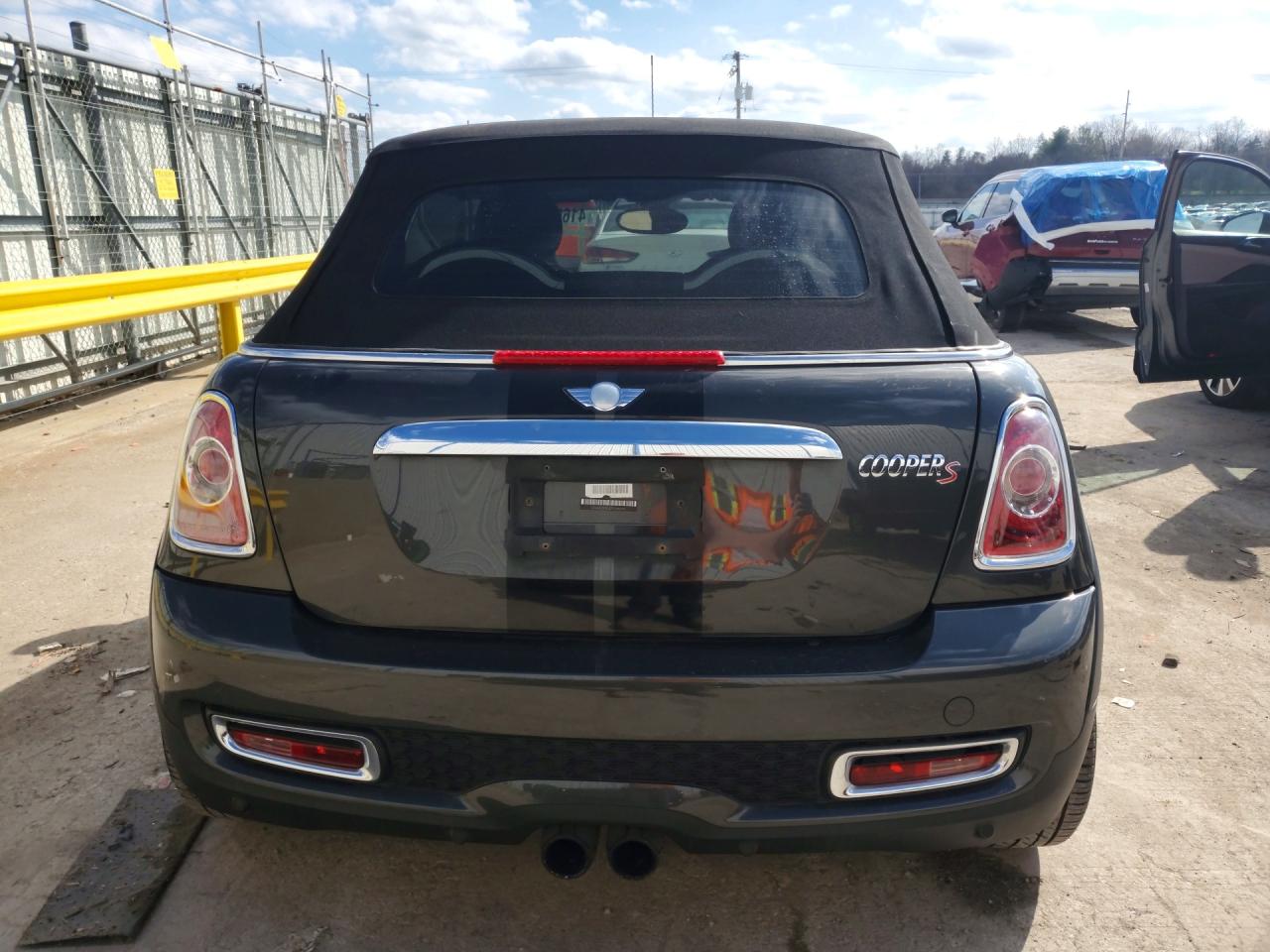 2012 MINI COOPER S photo 11