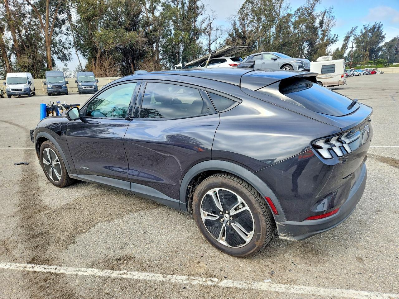 2021 FORD MUSTANG MACH-E SELECT photo 3