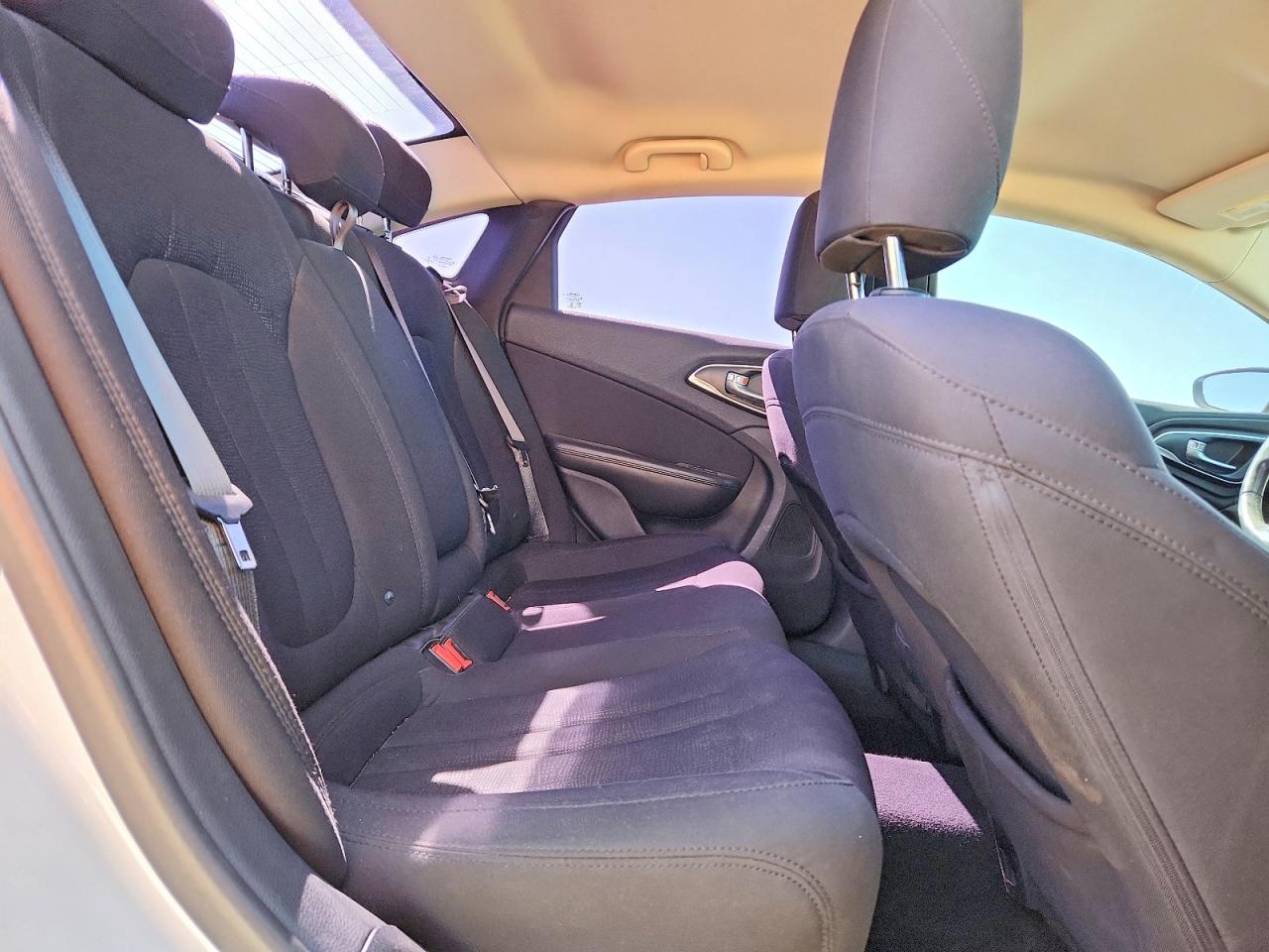 2015 CHRYSLER 200 LIMITED photo 10